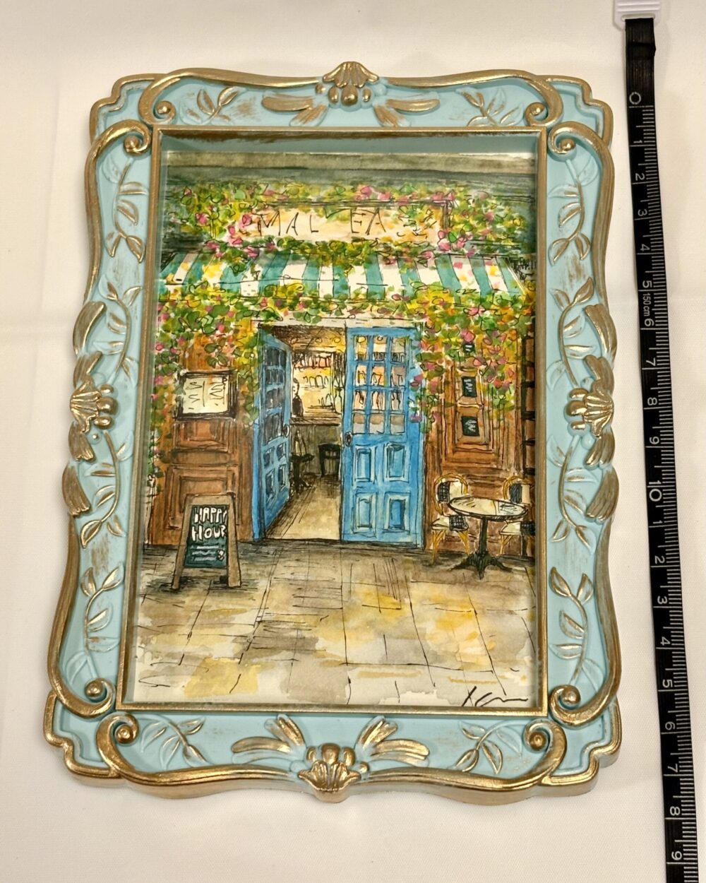お花に囲まれたバー